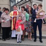 30.05.2021. Ostrowiec Św. Święcenia diakonatu. . Na zdjęciu: diakon Piotr Biernacki z rodzin / Emilia Sitarska / Radio Kielce