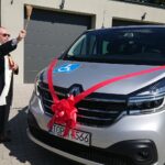 24.05.2021. Ożarów. Poświęcenie samochodu. Na zdjęciu: ks. Jan Ziętarski / Emilia Sitarska / Radio Kielce