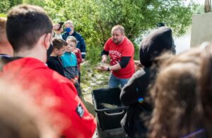 24.05.2021. Połaniec. Akcja zarybiania Wisły / Enea Elektrownia Połaniec