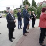 26.05.2021. Rykoszyn w gminie Piekoszów. Nabożeństwo majowe. Na zdjęciu (od lewej): Cezary Majcher - członek zarządu powiatu kieleckiego, poseł Krzysztof Lipiec, Zbigniew Piątek - wójt Piekoszowa / Marcin Marszałek / Radio Kielce