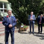 17.05.2021. Sandomierz. Otwarcie oddziału Świętokrzyskiego Ośrodka Doradztwa Rolniczego. Na zdjęciu (przemawia): poseł Marek Kwitek, od lewej: Jerzy Pośpiech - dyrektor Świętokrzyskiego Ośrodka Doradztwa Rolniczego w Modliszewicach, Piotr Lipiński - dyrektor oddziału ŚODR w Sandomierzu, senator Jarosław Rusiecki, poseł Krzysztof Lipiec / Grażyna Szlęzak-Wójcik / Radio Kielce