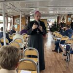 28.05.2021. Sandomierz. Majówka na statku. Na zdjęciu biskup Krzysztof Nitkiewicz / Grażyna Szlęzak-Wójcik / Radio Kielce