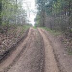 07.05.2021. Gmina Bałtów. Drogi rozjeżdżone przez auta terenowe, quady i motocrossy / Emilia Sitarska / Radio Kielce