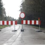 07.05.2021 Trasa Zagnańsk - Siodła. Wycinka drzew pod budowę ścieżki rowerowej / Jarosław Kubalski / Radio Kielce