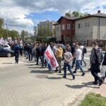 28.05.2021. Starachowice. Pikieta przed zakładami MAN / Anna Głąb / Radio Kielce