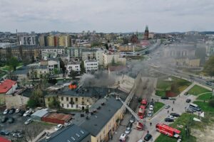 04.05.2021 Kielce. Pożar kamienicy przy ulicy Piotrkowskiej / Jarosław Kubalski / Radio Kielce