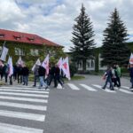 28.05.2021. Starachowice. Pikieta przed zakładami MAN / Anna Głąb / Radio Kielce