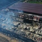 17.05.2021. Krasocin. Dogaszanie pożaru na terenie zakładu Zefir / Jarosław Kubalski / Radio Kielce