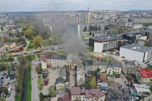 04.05.2021 Kielce. Pożar kamienicy przy ulicy Piotrkowskiej / Jarosław Kubalski / Radio Kielce