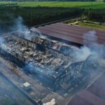 17.05.2021. Krasocin. Dogaszanie pożaru na terenie zakładu Zefir / Jarosław Kubalski / Radio Kielce