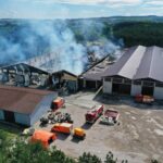 17.05.2021. Krasocin. Dogaszanie pożaru na terenie zakładu Zefir / Jarosław Kubalski / Radio Kielce