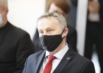 21.04.2021. Kielce. Otwarcie Zakładu Aktywności Zawodowej w siedzibie przy ul. Mielczarskiego. Na zdjęciu: Zbigniew Koniusz - wojewoda świętokrzyski / Jarosław Kubalski / Radio Kielce