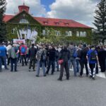 28.05.2021. Starachowice. Pikieta przed zakładami MAN / Anna Głąb / Radio Kielce