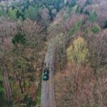 07.05.2021 Trasa Zagnańsk - Siodła. Wycinka drzew pod budowę ścieżki rowerowej / Jarosław Kubalski / Radio Kielce