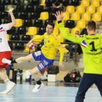 20.05.2021 Kielce. Mecz Łomża Vive Kielce – Azoty Puławy. Na zdjęciu (w środku): Angel Fernandez Perez / Wiktor Taszłow / Radio Kielce