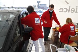 06.05.2021 Kielce. Punkt szczepień typu drive-thru przy Targach Kielce / Jarosław Kubalski / Radio Kielce