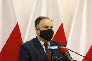 06.05.2021. Kielce. Podpisanie umów o przekazaniu pieniędzy z Rządowego Funduszu Rozwoju Dróg. Na zdjęciu: Marek Kwitek, poseł Prawa i Sprawiedliwości / Jarosław Kubalski / Radio Kielce