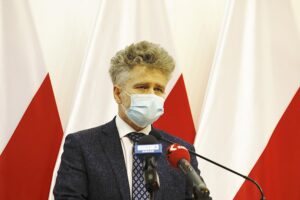 06.05.2021. Kielce. Podpisanie umów o przekazaniu pieniędzy z Rządowego Funduszu Rozwoju Dróg. Na zdjęciu: Krzysztof Słoń, senator PiS / Jarosław Kubalski / Radio Kielce