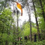 24.05.2021 Masłów. Akcja ratunkowa motolotniarza, który wylądował na drzewie / Wiktor Taszłow / Radio Kielce