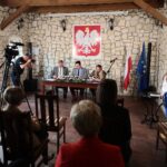 25.05.2021. Kije. Podpisanie umów na rozwój elektronicznych usług o charakterze publicznym na szczeblu lokalnym / Wiktor Taszłow / Radio Kielce