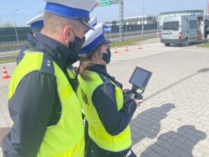 04.05.2021 Kielce. Policyjny dron bada bezpieczeństwo na al. Solidarności / Monika Miller / Radio Kielce