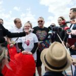 26.05.2021. Kielce. Otwarcie ronda WOŚP. Na zdjęciu (w środku): Jurek Owsiak / Wiktor Taszłow / Radio Kielce