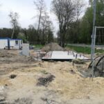 05.05.2021. Busko-Zdrój. Budowa kładki pieszo-rowerowej oraz przebudowa ulicy Rokosza / Marta Gajda / Radio Kielce