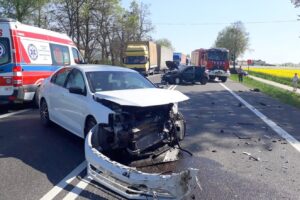 12.05.2021. Okalina-Kolonia. Wypadek na drodze krajowe nr 9 / Policja