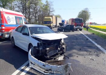 12.05.2021. Okalina-Kolonia. Wypadek na drodze krajowe nr 9 / Policja