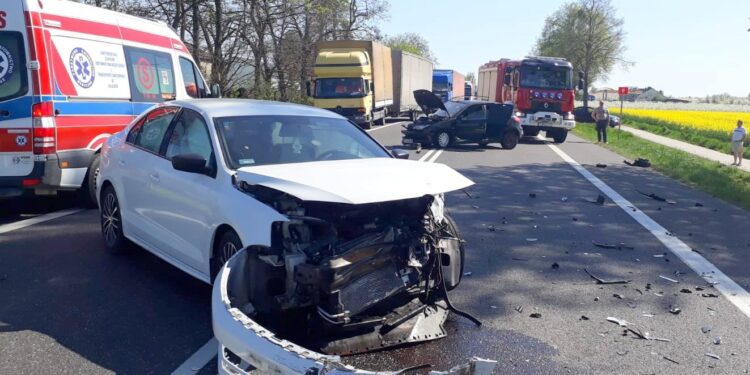 12.05.2021. Okalina-Kolonia. Wypadek na drodze krajowe nr 9 / Policja