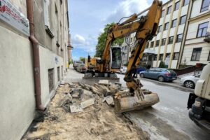 24.05.2021. Kielce. Remont chodnika przy ulicy Śniadeckich / Jarosław Kubalski / Radio Kielce