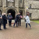 02.05.2021 Jankowice. Posłowie Prawa i Sprawiedliwości przed mszą w intencji Ojczyzny rozdawali flagi. Na zdjęciu od lewej Krzysztof Kandefer - radny powiatu sandomierskiego, poseł Krzysztof Lipiec - prezes świętokrzyskich struktur Prawa i Sprawiedliwości, Krzysztof Szatan - radny miasta Sandomierza, Marek Kwitek - poseł PiS, Waldemar Maruszczak - radny powiatu sandomierskiego / Grażyna Szlęzak-Wójcik / Radio Kielce