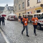 02.05.2021 Sandomierz. Zbiórka pieniędzy dla półrocznego Bartusia Przychodzkiego / Grażyna Szlęzak-Wójcik / Radio Kielce