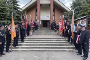 30.05.2021. Gadka, gm. Mirzec. Uroczystość przekazania sztandaru strażakom OSP Gadka / Anna Głąb / Radio Kielce