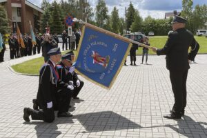 30.05.2021. Gadka, gm. Mirzec. Uroczystość przekazania sztandaru strażakom OSP Gadka / Anna Głąb / Radio Kielce