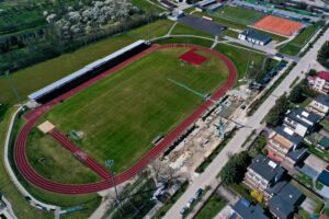 28.04.2021. Busko-Zdrój. Stadion Miejski / Jarosław Kubalski / Radio Kielce