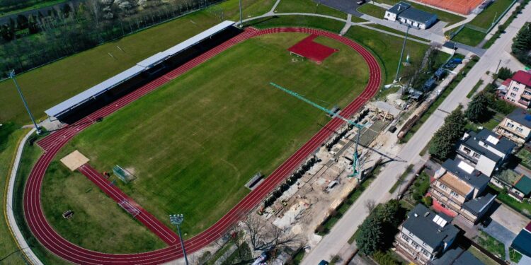 28.04.2021. Busko-Zdrój. Stadion Miejski / Jarosław Kubalski / Radio Kielce