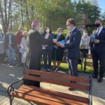 09.05.2021 Sandomierz. Poświęcenie kapliczki Matki Bożej Uzdrowienia Chorych. Na zdjęciu od lewej biskup Krzysztof Nitkiewicz, Marek Kos - dyrektor Szpitala Specjalistycznego im. Ducha Świętego w Sandomierzu,  Marcin Piwnik - starosta sandomierski / Grażyna Szlęzak-Wójcik / Radio Kielce