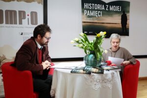 28.05.2021. Kielce. OMPIO. Prezentacja książki "Historia z mojej pamięci". Na zdjęciu (w środku): Marcin Brykczyński - aktor, Agata Sobota aktorka z Teatru Lalki i Aktora Kubuś / Wiktor Taszłow / Radio Kielce