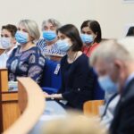 28.05.2021. Kielce. Urząd Wojewódzki. Podpisanie umów  z organizacjami pozarządowymi dotyczące wsparcia w obszarze pomocy społecznej / Wiktor Taszłow / Radio Kielce