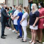 28.05.2021. Kielce. Szpital Kielecki. Wojewoda dziękuje medykom / Wiktor Taszłow / Radio Kielce