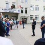 28.05.2021. Kielce. Szpital Kielecki. Wojewoda dziękuje medykom / Wiktor Taszłow / Radio Kielce
