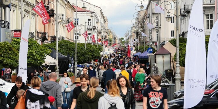 28.05.2021. Kielce. Budzenie Sienkiewki / Wiktor Taszłow / Radio Kielce