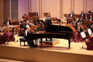 28.05.2021. Kielce. Filharmonia Świętokrzyska - Koncert laureatów najstarszych grup Konkursu im. Moszkowskiego. Przy fortepianie Anna Maria Urzędowska / Wiktor Taszłow / Radio Kielce