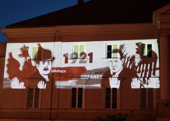 28.05.2021. Kielce. Mapping na kieleckim Rynku w 100. rocznicę wybuchu III powstania śląskiego / Wiktor Taszłow / Radio Kielce