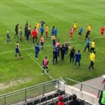 29.05. 2021. Kielce. 32. kolejka Fortuna 1 Ligi: Korona Kielce - Arka Gdynia. Awantura w doliczonym czasie gry / słuchacz