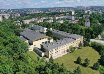 23.06.2020. Kielce. VI Liceum Ogólnokształcące im. Juliusza Słowackiego / Jarosław Kubalski / Radio Kielce