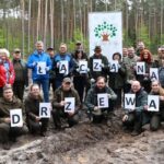 19.05.2021. Suków-Papiernia. Gospodarstwo Nasienno-Szkółkarskie. Akcji "Łączą nas drzewa" / Starostwo Powiatowe w Kielcach