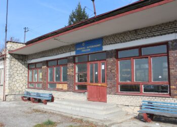 22.10.2019. Pińczów. Dawny budynek dworca autobusowego / Marta Gajda / Radio Kielce