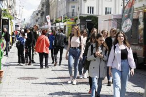 21.05.2021 Kielce. Food trucki na ulicy Sienkiewicza / Jarosław Kubalski / Radio Kielce